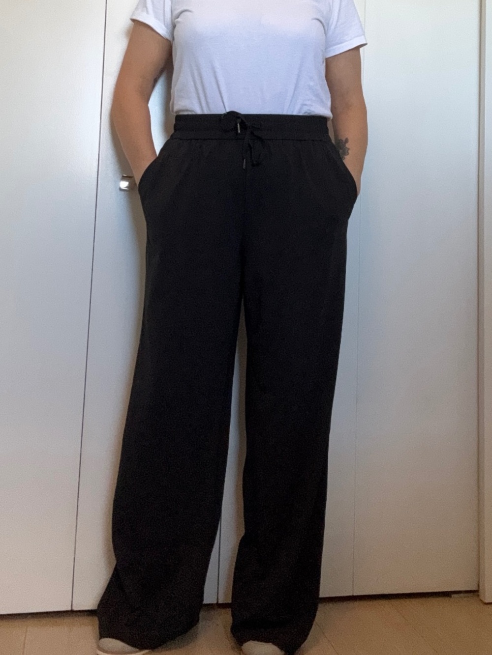 RW&CO. Black High-Stretch Wide-Leg Pull-On Pants